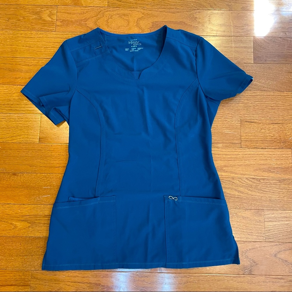 Cherokee Infinity Scrub Top